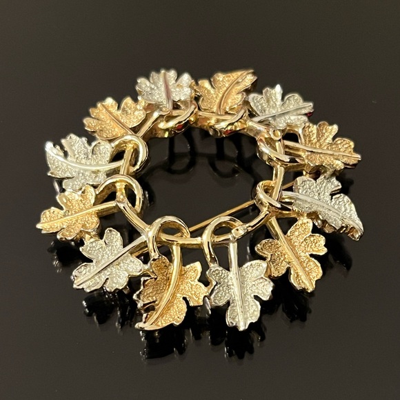 Vintage Sarah Coventry Leaf Pin Silver Gold Tone Retro Modern Fall Wreath Brooch - Picture 2 of 11